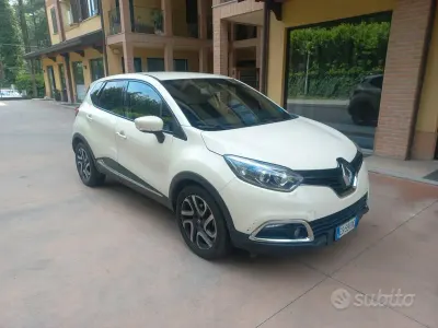 Usata Renault Captur 90 CV (66 kW) 2013 Beige SUV
