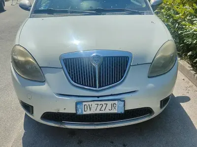 Usata Lancia Ypsilon 75 CV (55 kW) 2009 Bianco Utilitaria
