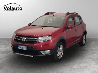 Usata Dacia Sandero Prestige 90 CV (66 kW) 2014 Rosso SUV