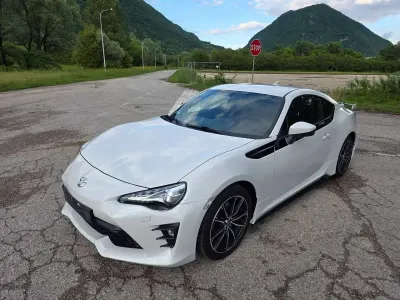 Käytetty Toyota GT86 Edition 200 HP (147 kW) 2017 Valkoinen Coupe - kaksiovinen