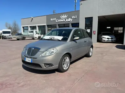 Usata Lancia Ypsilon 77 CV (56 kW) 2010 Giallo Utilitaria