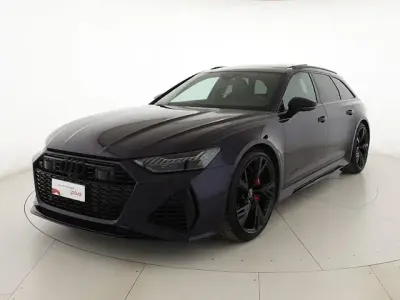 Usata Audi RS6 Ambiente 600 CV (441 kW) 2023 Exclusive  samtviolett Station wagon