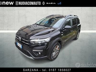 Usata Dacia Jogger Comfort 101 CV (74 kW) 2022 Grigio scuro Monovolume