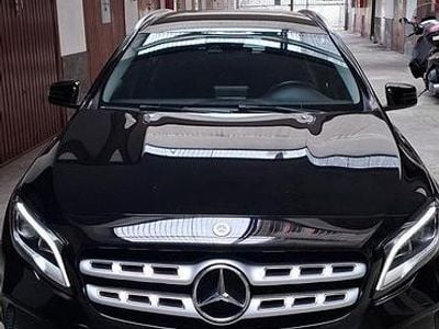 Usata Mercedes GLA180 122 CV (89 kW) 2020 Nero SUV