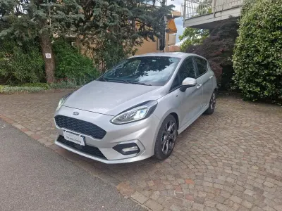 Usata Ford Fiesta ST-Line 125 CV (91 kW) 2021 Argento Utilitaria
