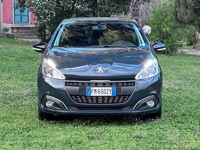 Usata Peugeot 208 Allure 81 CV (59 kW) 2018 Blu Utilitaria