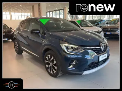 Usata Renault Captur Techno 92 CV (67 kW) 2023 Blu marine SUV