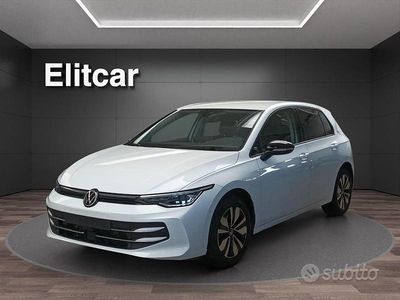 Usata VW Golf VIII Life 116 CV (85 kW) 2025 Pure white Berlina