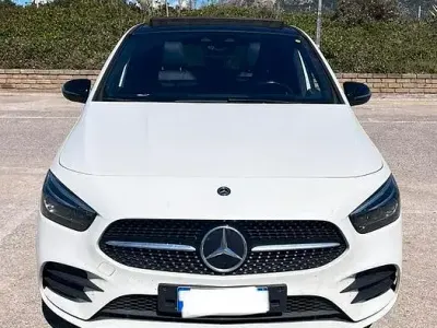 Usata Mercedes B200 150 CV (110 kW) 2019 Bianco Utilitaria
