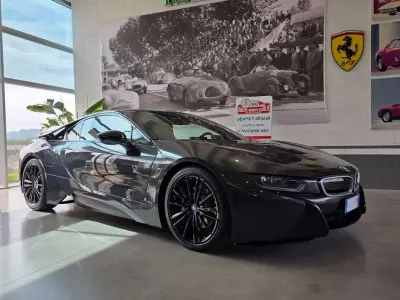 Usata BMW i8 231 CV (169 kW) 2019 Grigio Coupé