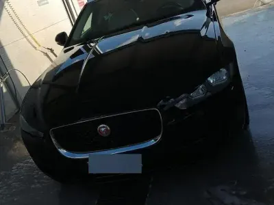 Usata Jaguar XE 180 CV (132 kW) 2016 Nero Berlina