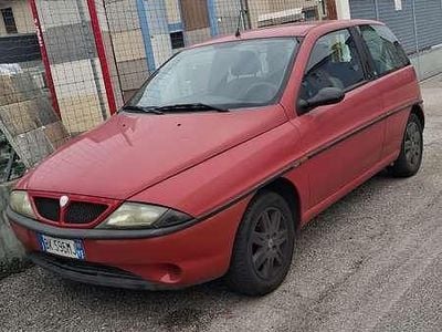 Usata Lancia Ypsilon 55 CV (40 kW) 2000 Utilitaria