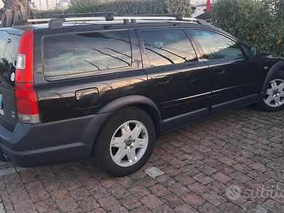 Usata Volvo XC70 2005 Nero Station wagon