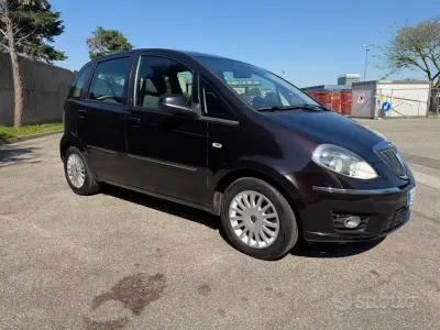 Gebraucht Lancia Musa 77 PS (56 kW) 2012 Schwarz Van / Kleinbus