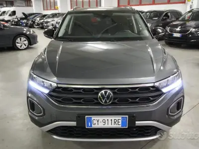 Usata VW T-Roc Life 150 CV (110 kW) 2025 Grigio scuro SUV