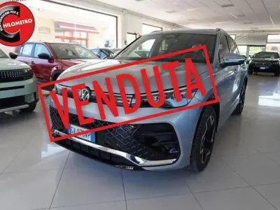 Usata VW Tiguan R-line 193 CV (141 kW) 2024 Grigio SUV