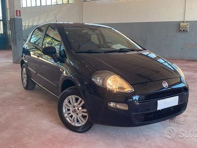 Usata Fiat Punto Lounge 69 CV (50 kW) 2014 Nero Utilitaria