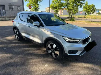 Usata Volvo XC40 Momentum 150 CV (110 kW) 2018 Grigio SUV