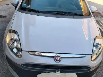Brugt Fiat Punto 77 HK (56 kW) 2010 Grå Hatchback