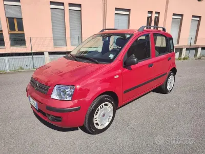 Usata Fiat 125 60 CV (44 kW) 2009 Rosso Berlina
