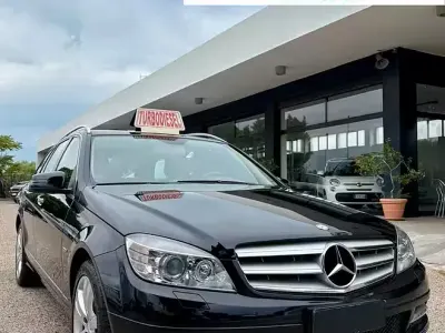 Usata Mercedes C220 Avantgarde 170 CV (125 kW) 2011 Nero Station wagon