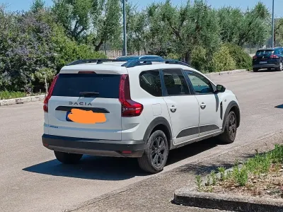 Usata Dacia Jogger 110 CV (80 kW) 2023 Bianco Monovolume