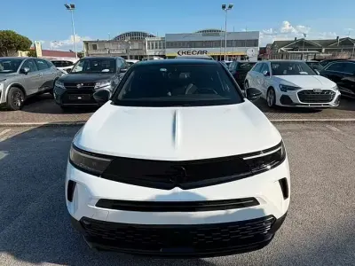 Usata Opel Mokka GS Line 110 CV (80 kW) 2021 Bianco SUV