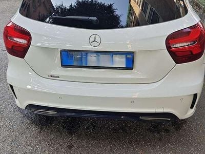 Usata Mercedes 180 AMG line 122 CV (89 kW) 2017 Bianco Berlina