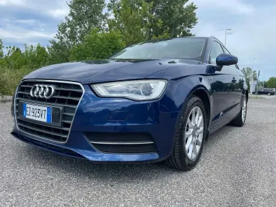 Usata Audi A3 Attraction 110 CV (80 kW) 2015 Blu/azzurro Berlina
