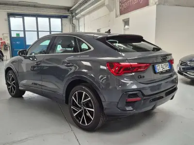 Usata Audi Q3 Sportback Ambiente 150 CV (110 kW) 2024 Grigio SUV