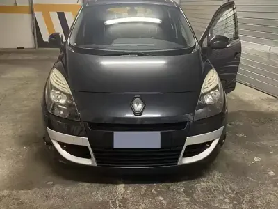 Usata Renault Scénic 110 CV (80 kW) 2011 Monovolume