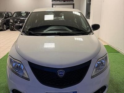 Usata Lancia Ypsilon Gold 69 CV (50 kW) 2018 Bianco Utilitaria