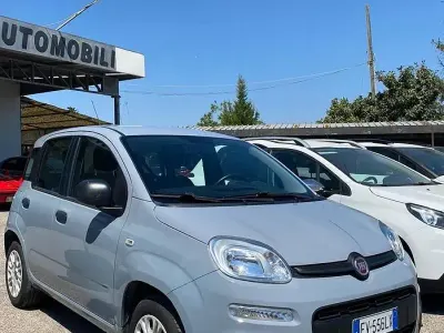 Usata Fiat Panda Lounge 69 CV (50 kW) 2019 Blu Utilitaria