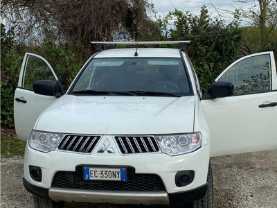 usata Mitsubishi L200 2.0d 140cv 5 posti autocarro