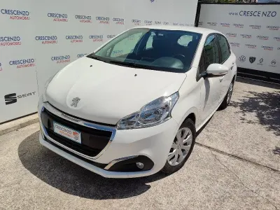 Usata Peugeot 208 82 CV (60 kW) 2019 Bianco Utilitaria