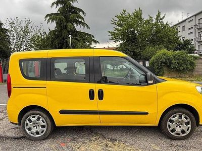 Usata Fiat Doblò 120 CV (88 kW) 2017 Giallo Monovolume