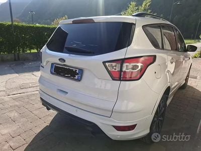 Usata Ford Kuga 180 CV (132 kW) 2017 Bianco SUV
