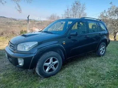 Usata Toyota RAV4 116 CV (85 kW) 2003 Nero SUV
