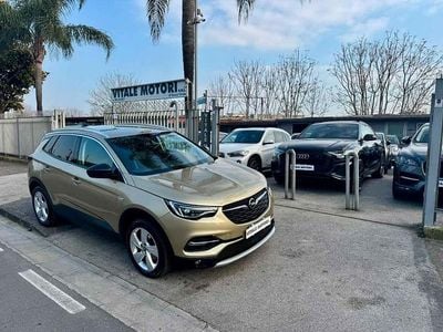 Usata Opel Grandland X Ultimate 120 CV (88 kW) 2018 Oro SUV