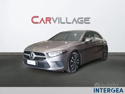 Usata Mercedes A180 Business 116 CV (85 kW) 2019 Grigio Berlina