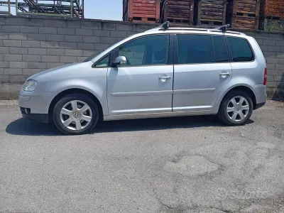 Usata VW Touran Highline 101 CV (74 kW) 2005 Grigio Monovolume