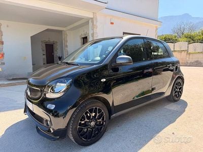 Begagnad Smart ForFour Brabus 70 HK (51 kW) 2019 Svart Halvkombi