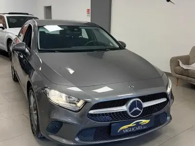 Usata Mercedes A180 116 CV (85 kW) 2020 Grigio Berlina