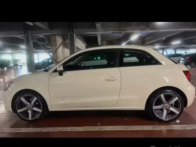 Usata Audi A1 Ambition 105 CV (77 kW) 2012 Bianco Utilitaria