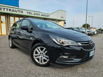 Käytetty Opel Astra Business 110 HP (80 kW) 2016 Musta Farmari