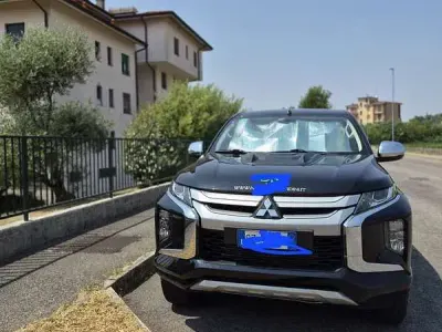 Usata Mitsubishi L200 Inform 150 CV (110 kW) 2022 Pick-up