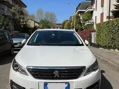 Usata Peugeot 308 SW S 131 CV (96 kW) 2019 Station wagon
