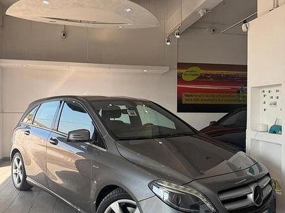 Usata Mercedes B180 Premium 109 CV (80 kW) 2012 Grigio Monovolume