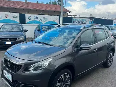 Usata Peugeot 2008 Allure 120 CV (88 kW) 2019 Grigio SUV