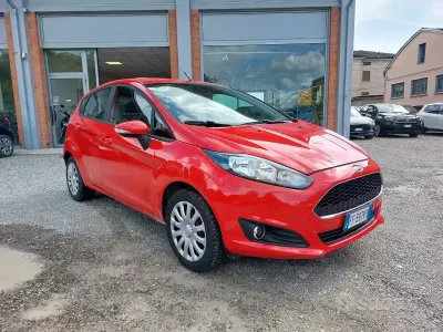 Usata Ford Fiesta 95 CV (69 kW) 2016 Rosso Utilitaria